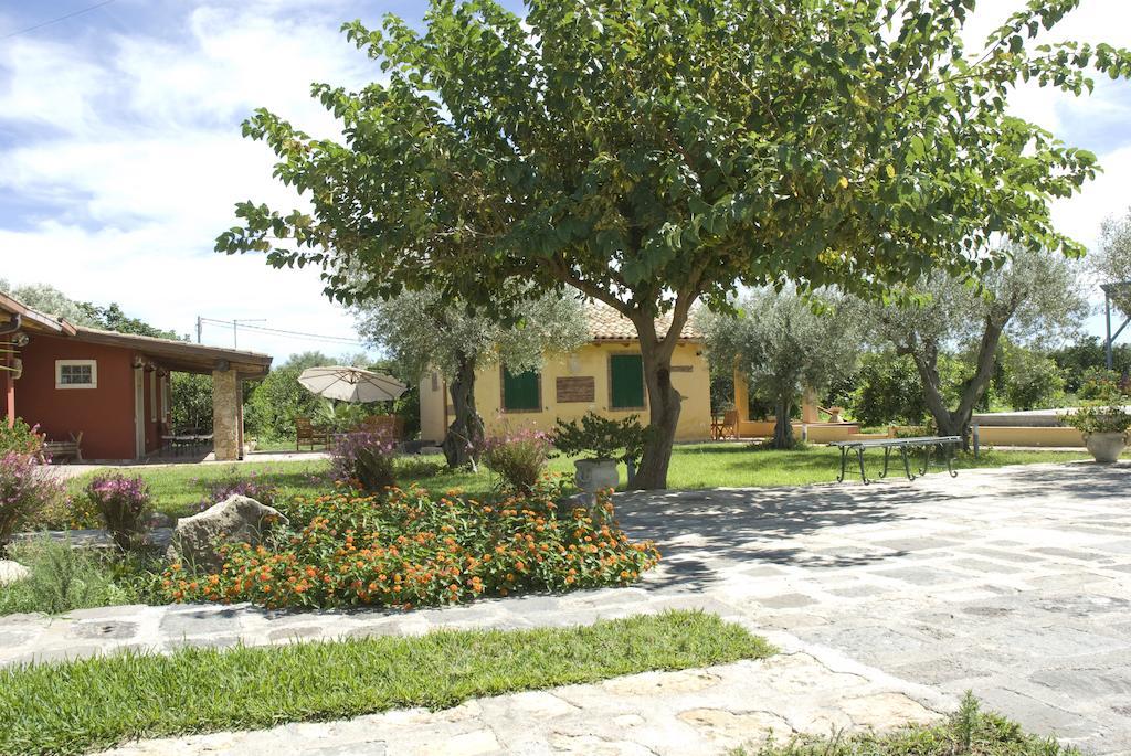 Case Di Loco Castro Agnone Bagni Exteriör bild